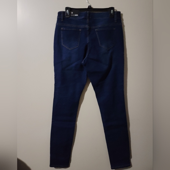 Distressed Jeans - Picture 4 of 5